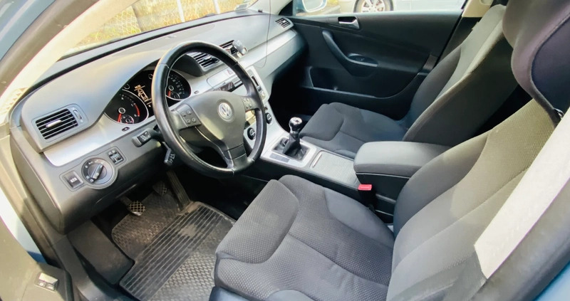 Volkswagen Passat cena 21300 przebieg: 254151, rok produkcji 2009 z Wrocław małe 106
